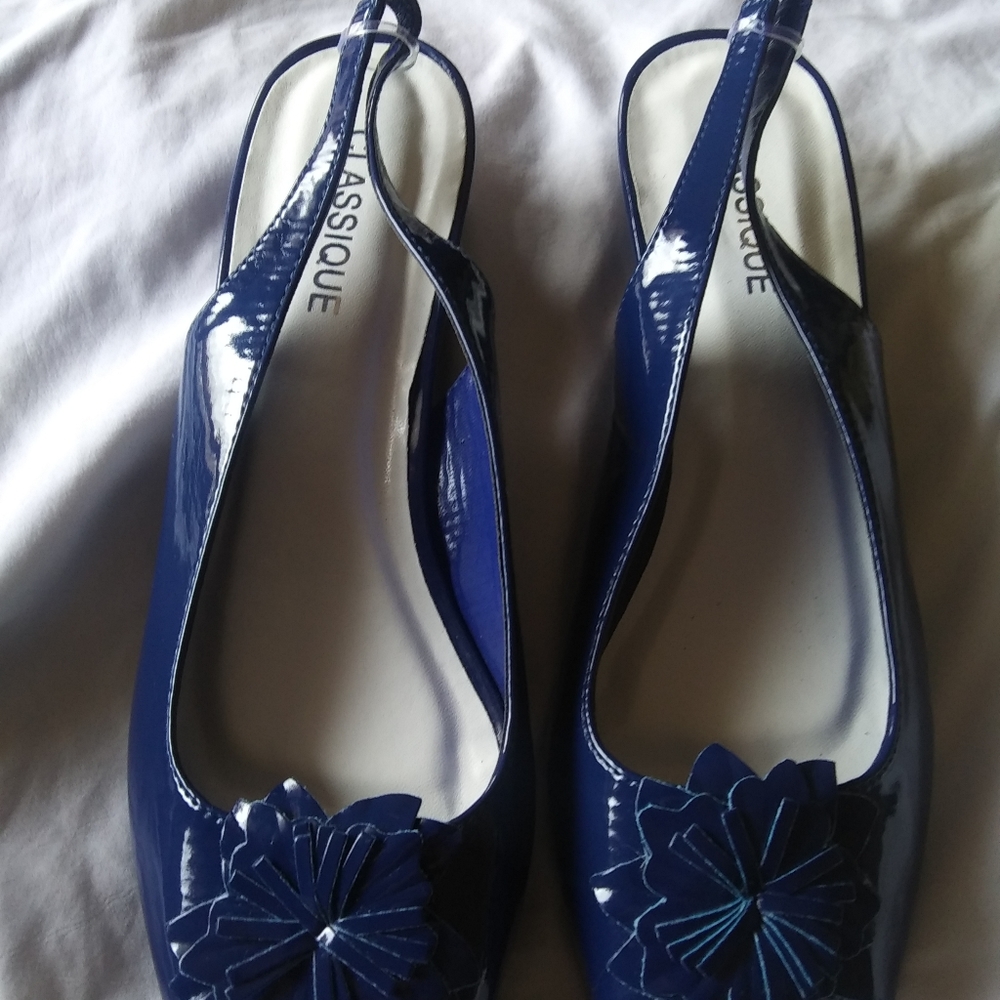 Classique Shoes - Picture 3 of 8